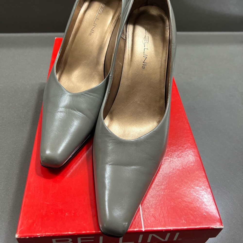 Grey 3 1/2” heel pump